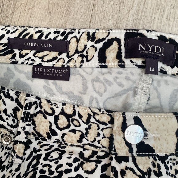 NWT NYDJ Sheri Slim Ankle Leopard Sateen Jeans - Picture 10 of 14